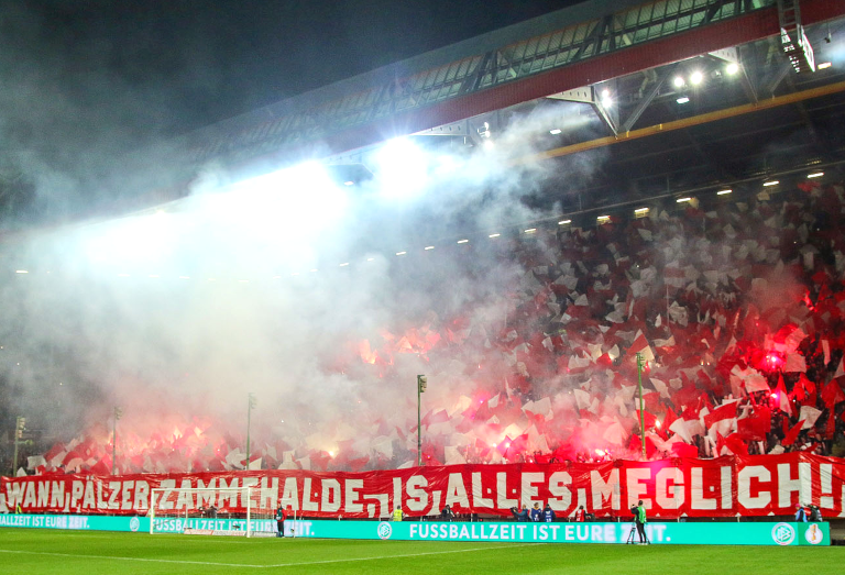 You are currently viewing Grammozis startet in Kaiserslautern mit knapp 100.000 Fans im Rücken