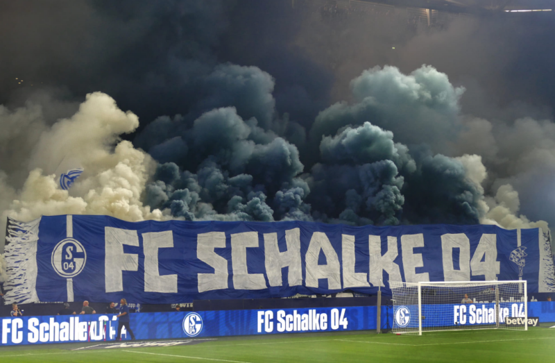 Zuschauerschnitt erstmals über 60.000: Schalke stellt Zweitligarekord auf