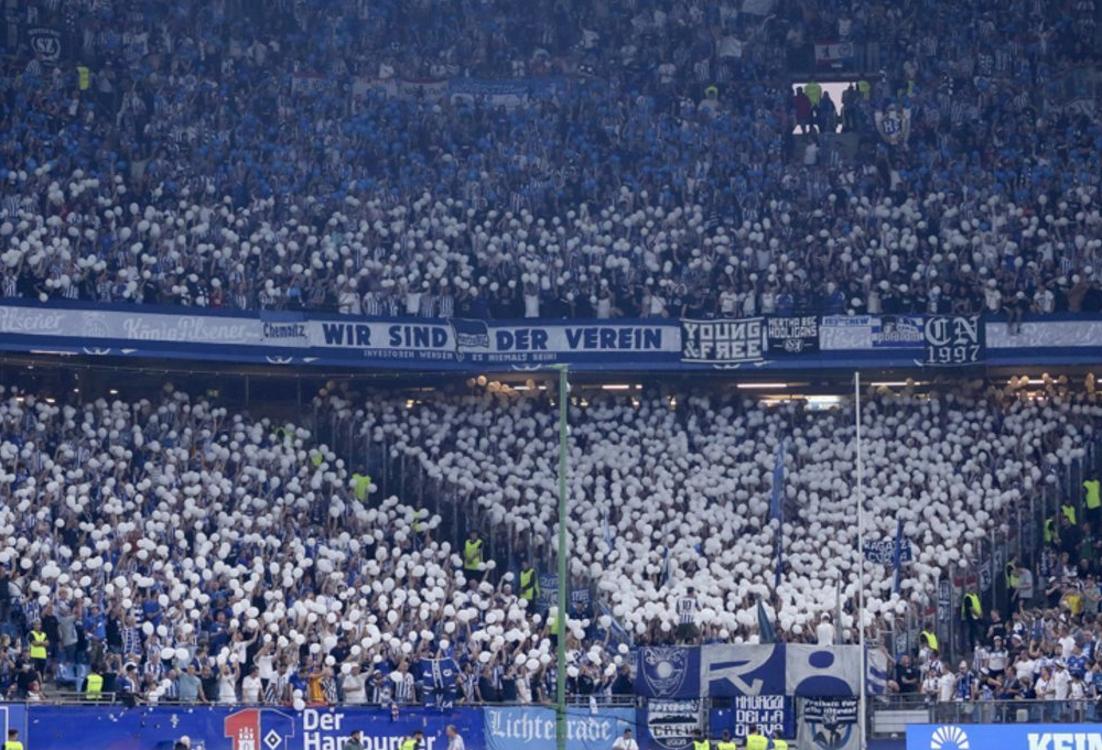 Du betrachtest gerade Tickets binnen Sekunden vergriffen: Hertha BSC mit vollem Gästeblock beim HSV