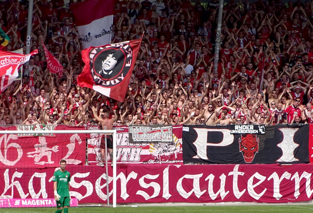 Du betrachtest gerade Bei Ulmer Zweitligarückkehr: Kaiserslautern kommt mit vielen Fans