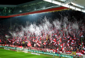 Mehr über den Artikel erfahren Auf dem Betzenberg und im Jahnstadion: Über 50.000 Zuschauer zum Start des 2. Spieltags