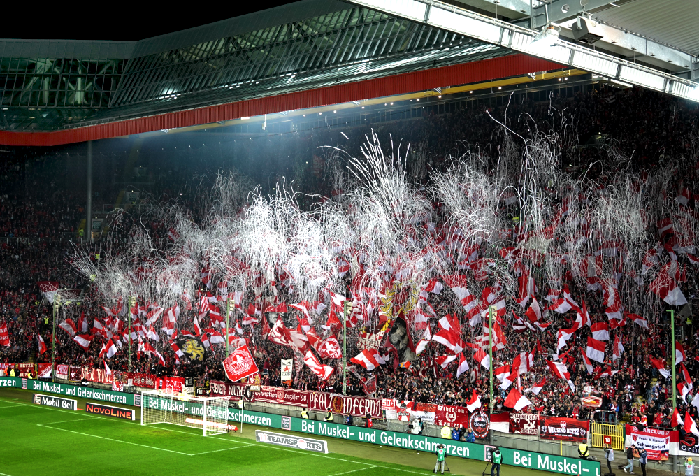 Du betrachtest gerade Auf dem Betzenberg und im Jahnstadion: Über 50.000 Zuschauer zum Start des 2. Spieltags