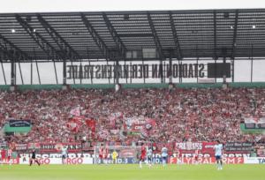 Mehr über den Artikel erfahren Heimbereich ausverkauft: Bei Essen gegen Leipzig bleiben nur im Gästeblock Plätze frei