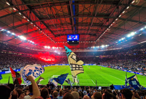 Mehr über den Artikel erfahren Darum ist Schalke gegen Kaiserslautern kein Samstagabendspiel