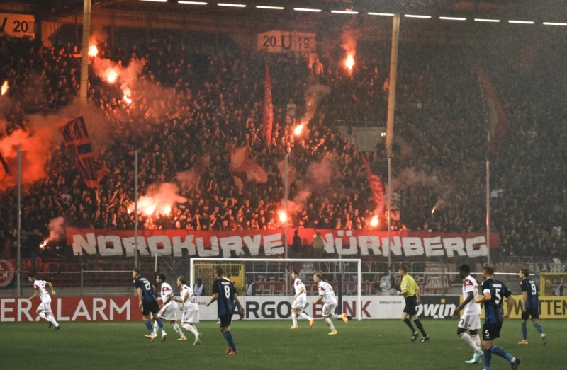 Fans des 1. FC Nürnberg machen Hoffenheim die Ränge voll