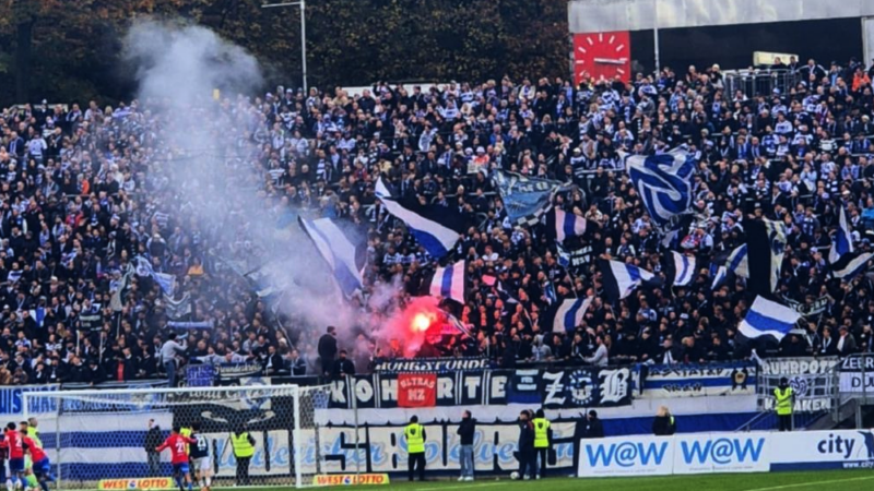 Die Auswärtsfahrer des MSV Duisburg in Wuppertal.