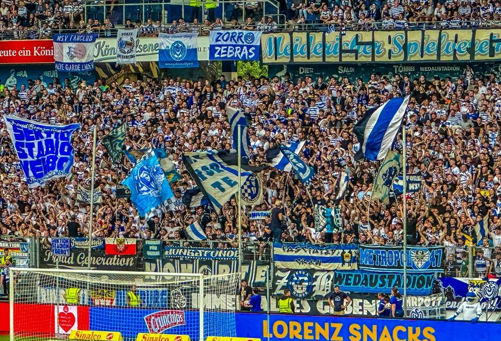 Du betrachtest gerade Top 3 in Deutschland: Duisburg mit vielen Fans nach Wuppertal