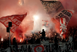 Mehr über den Artikel erfahren Gewalt bei Grenzkontrollen: VfB-Ultras boykottieren Belgrad-Spiel