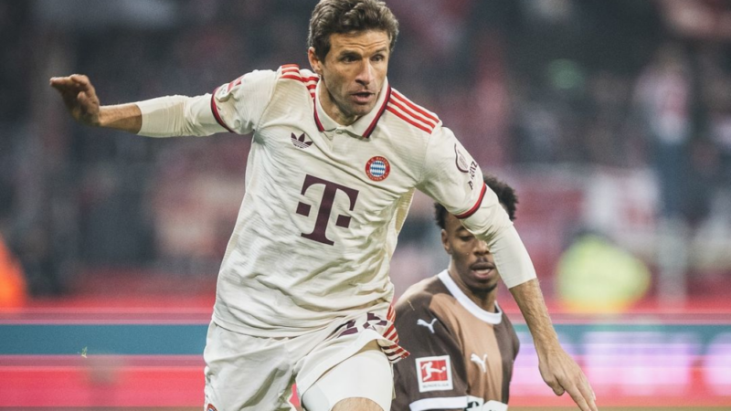 Tabellenführer mit dem FC Bayern München, Thomas Müller.