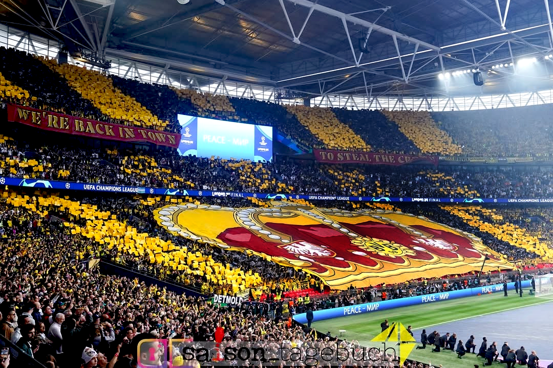 Die Choreo von Borussia Dortmund in Wembley.