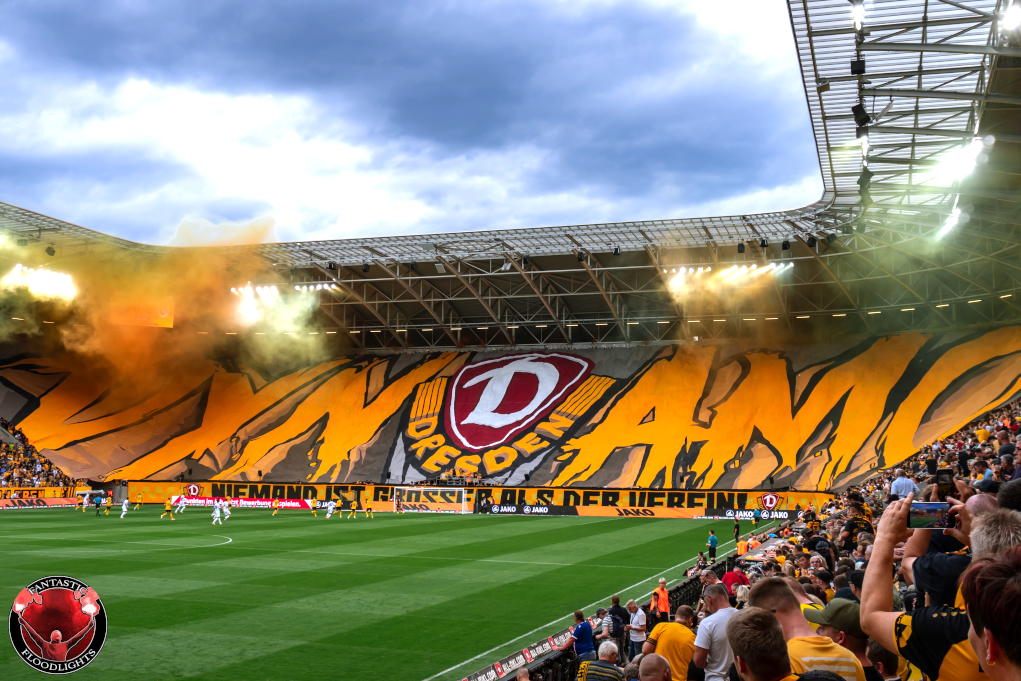 Die Choreo von Dynamo Dresden gegen Energie Cottbus.