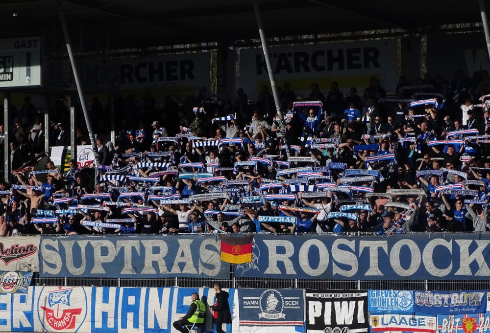 Du betrachtest gerade Rostock beim VfB Stuttgart: Sechsmal so viele Fans wie RB Leipzig