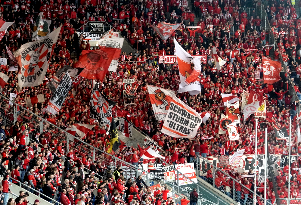 Du betrachtest gerade In wenigen Minuten: Fans des VfB Stuttgart kaufen TSG-Shop leer