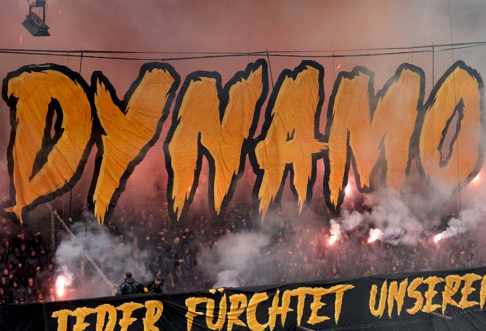 Du betrachtest gerade Dynamo Dresden sorgt für größten Gästeanhang bei Stuttgart II