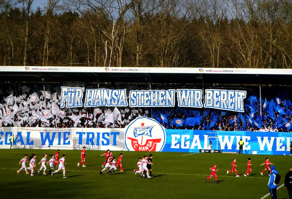 Du betrachtest gerade Fans von Hansa Rostock mit Saisonrekord in Dortmund